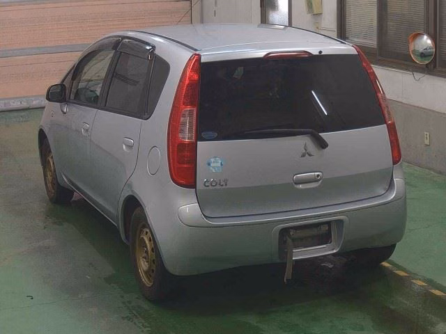 MITSUBISHI COLT