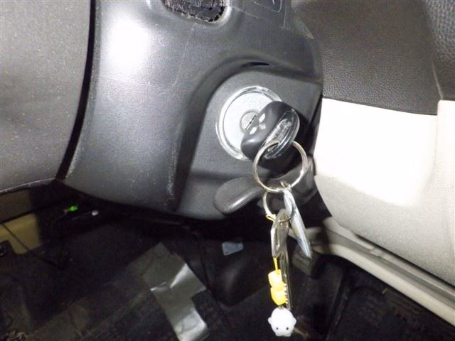 MITSUBISHI COLT