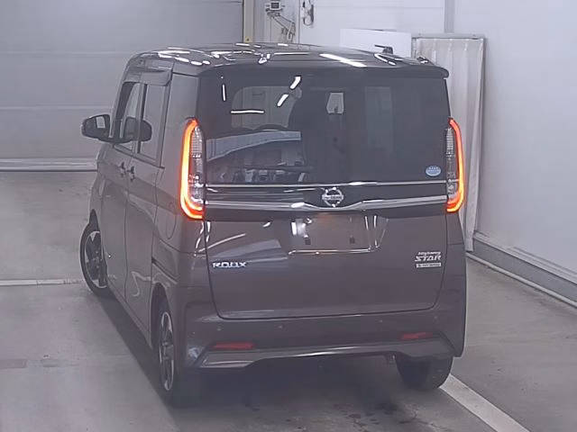 NISSAN ROOX