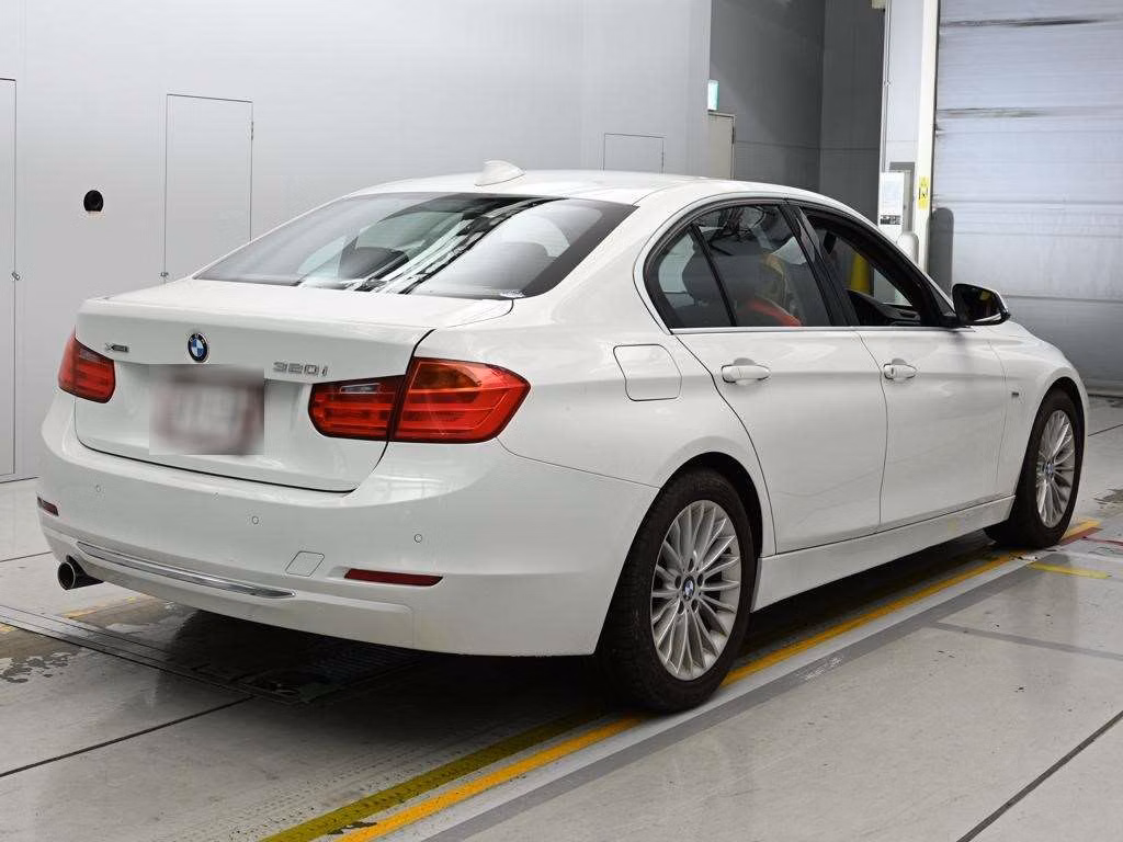 BMW 3-SERIES