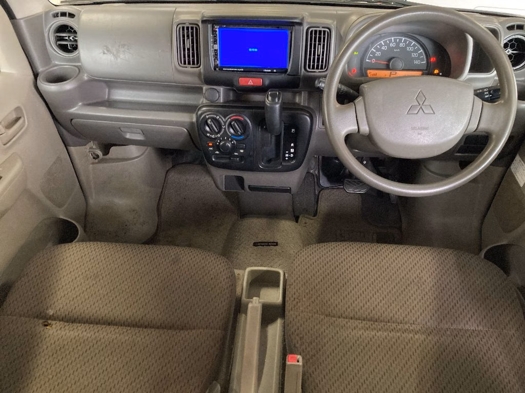 MITSUBISHI MINICAB