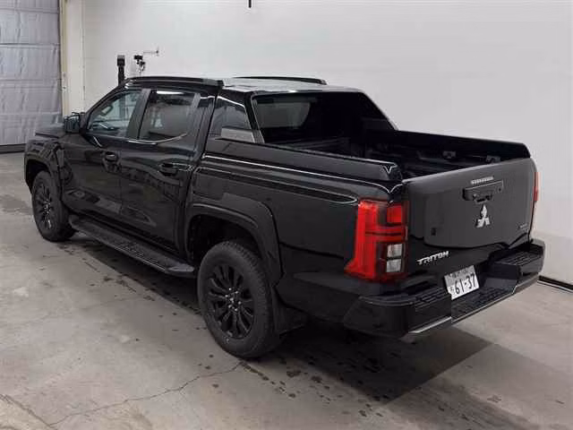MITSUBISHI TRITON