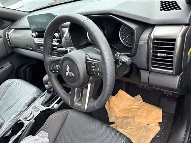 MITSUBISHI TRITON