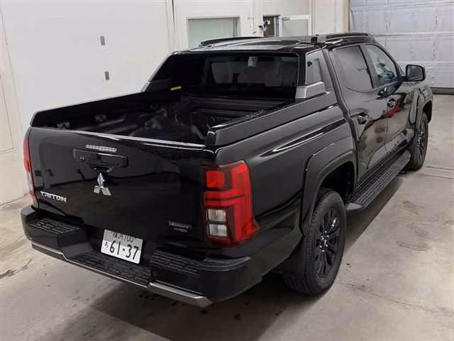 MITSUBISHI TRITON