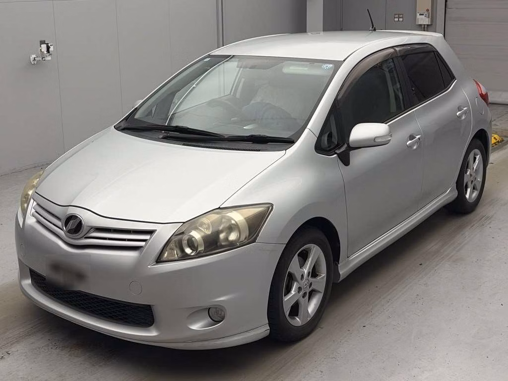 TOYOTA AURIS