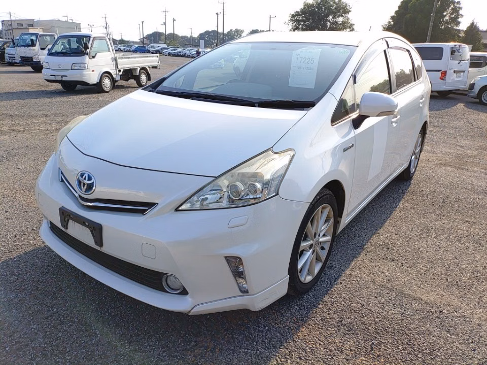 TOYOTA PRIUS ALPHA