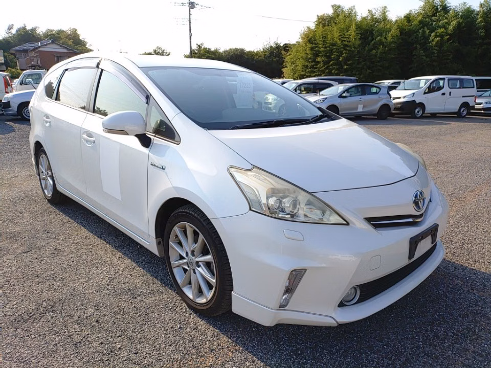 TOYOTA PRIUS ALPHA