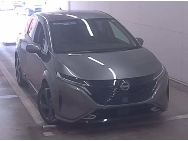 Nissan Aura