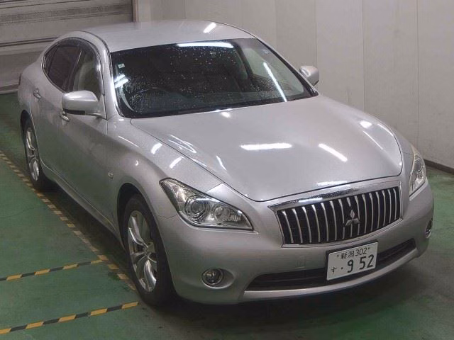 MITSUBISHI PROUDIA