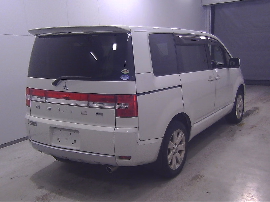 MITSUBISHI DELICA D:5
