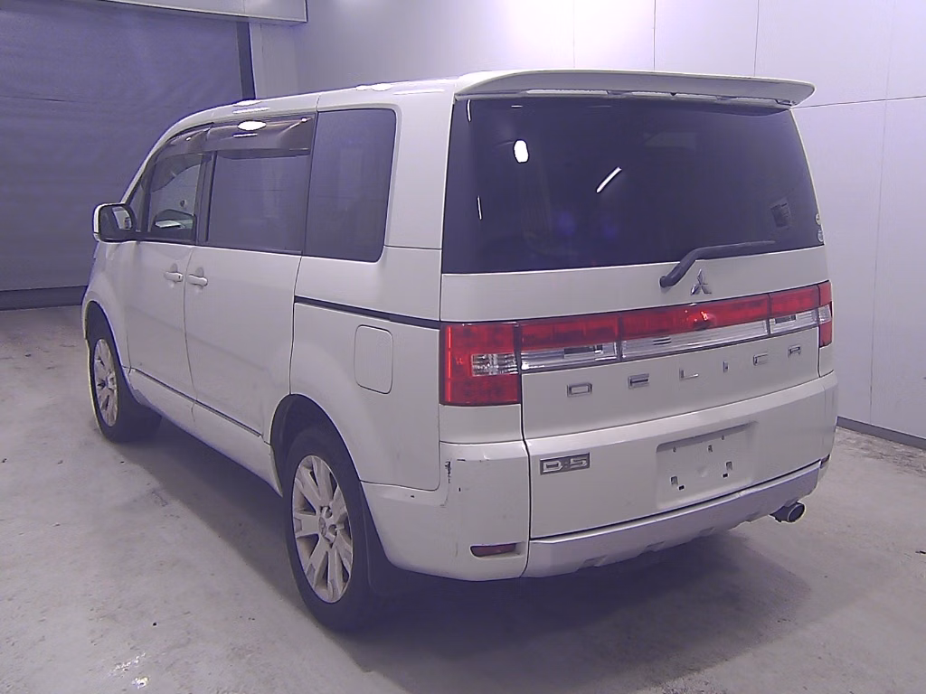 MITSUBISHI DELICA D:5