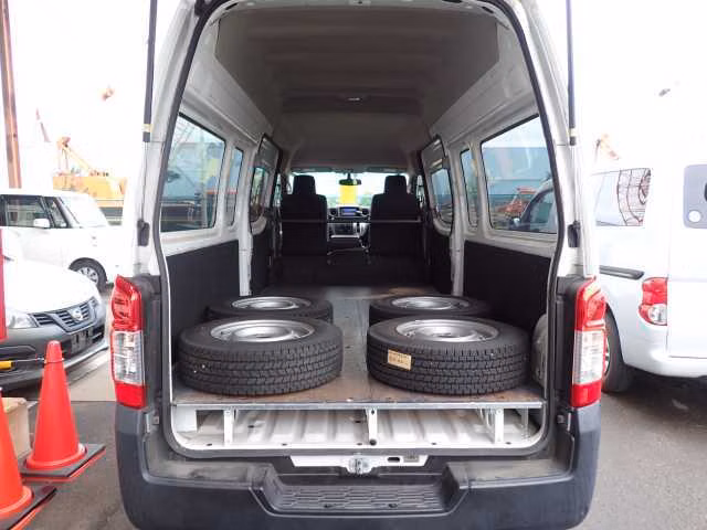 NISSAN NV350 CARAVAN