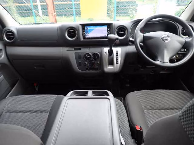 NISSAN NV350 CARAVAN