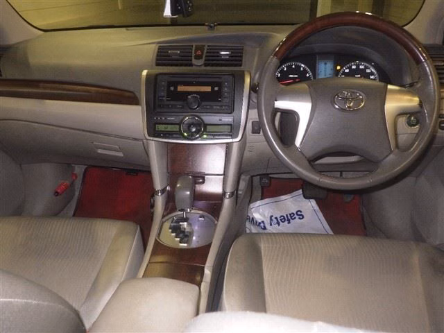 TOYOTA PREMIO