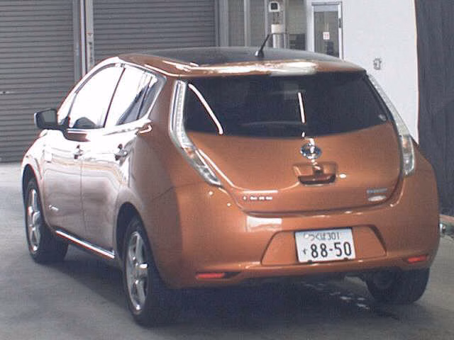 NISSAN LEAF