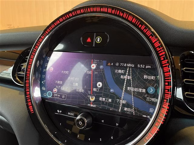 MINI HATCH