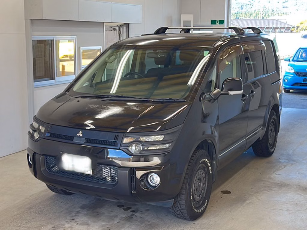 Mitsubishi Delica D:5