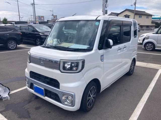 DAIHATSU WAKE
