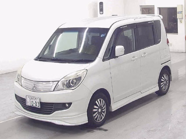 MITSUBISHI DELICA D:2