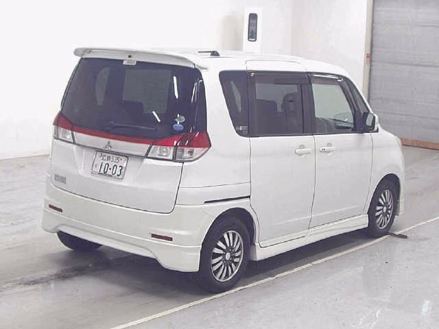 MITSUBISHI DELICA D:2
