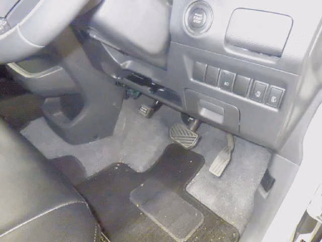 MITSUBISHI DELICA D:2