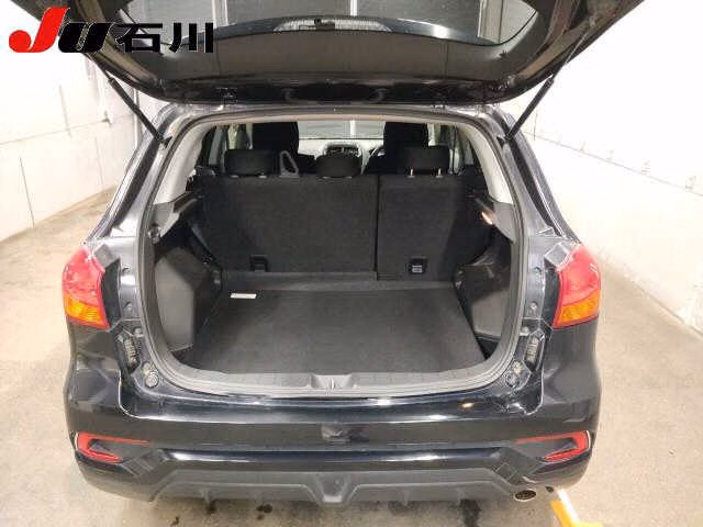 MITSUBISHI RVR