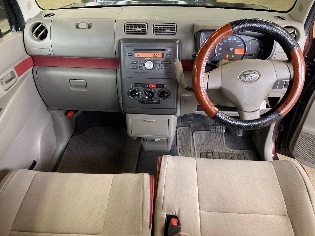 DAIHATSU MOVE CONTE