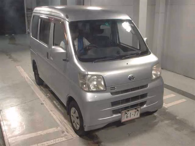 TOYOTA PIXIS VAN