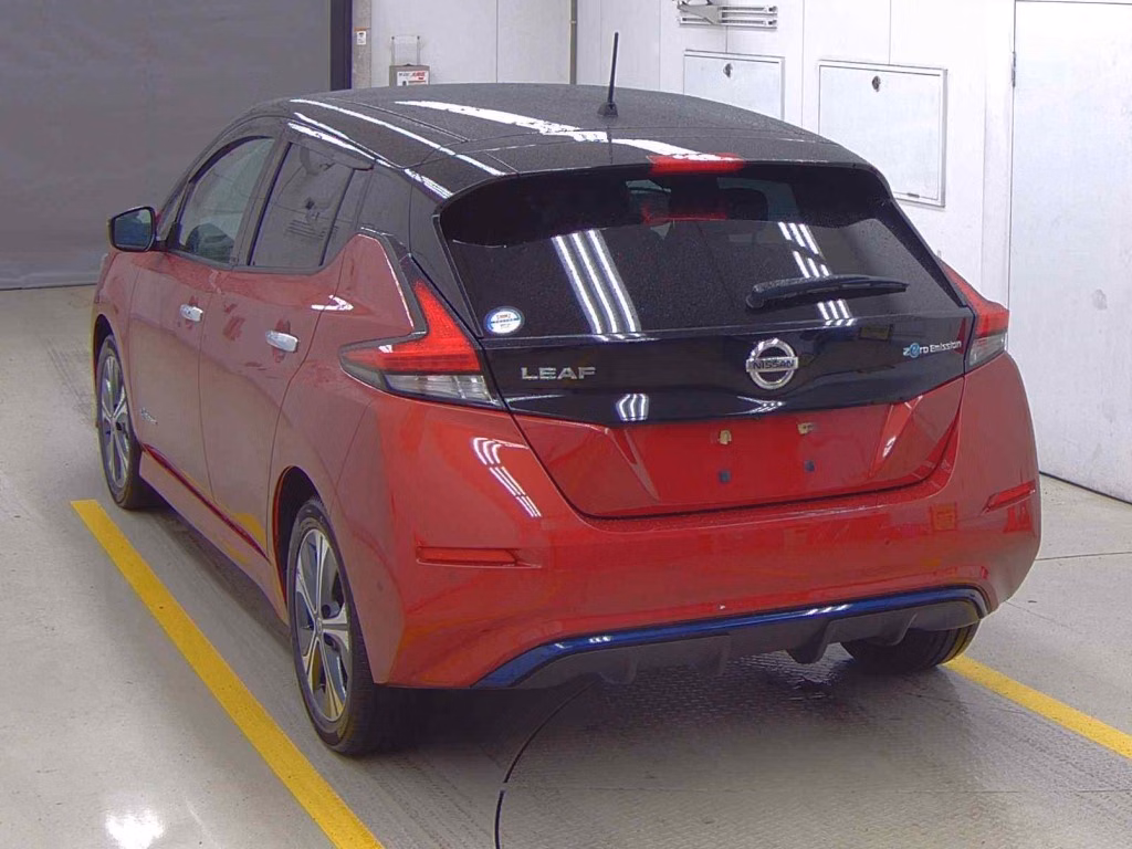NISSAN LEAF