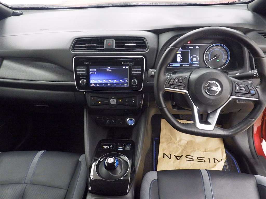 NISSAN LEAF