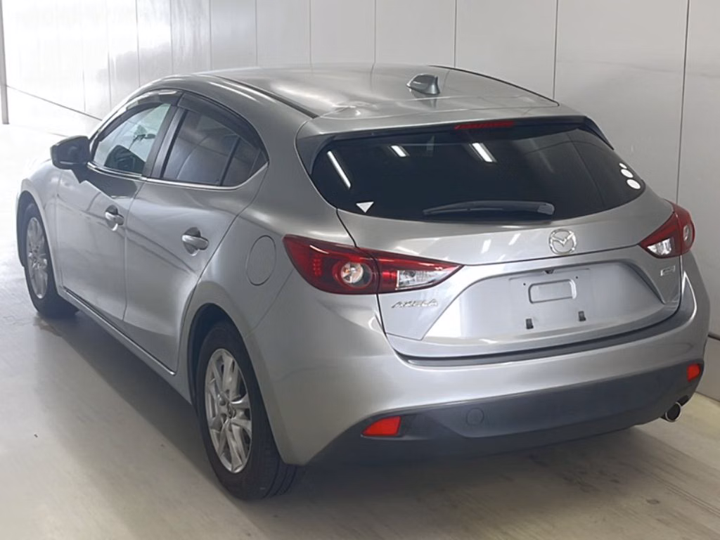 MAZDA AXELA
