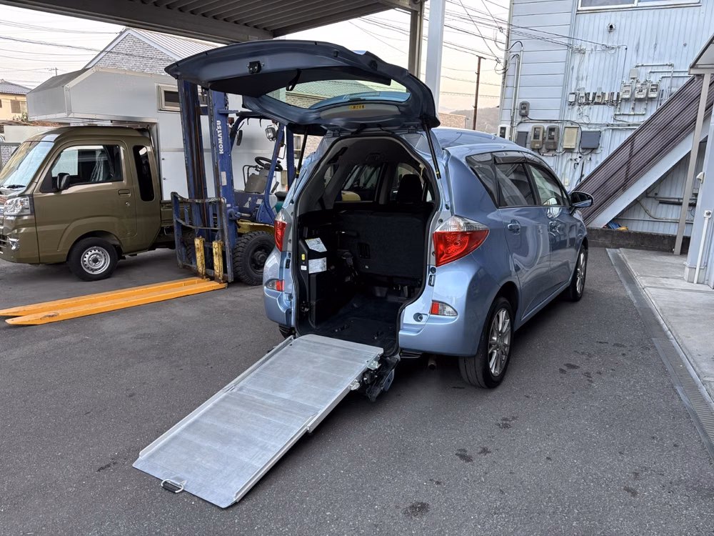 TOYOTA RACTIS