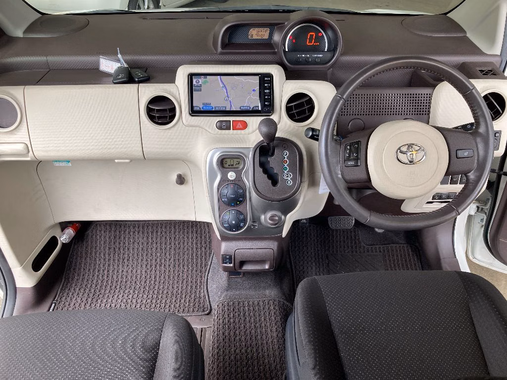 TOYOTA SPADE