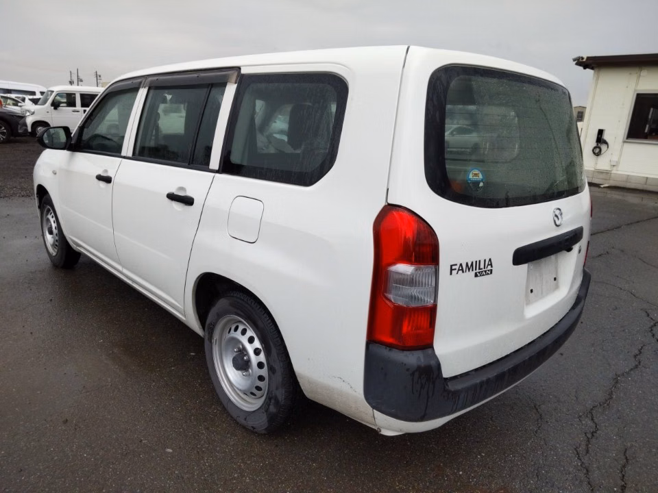 MAZDA FAMILIA
