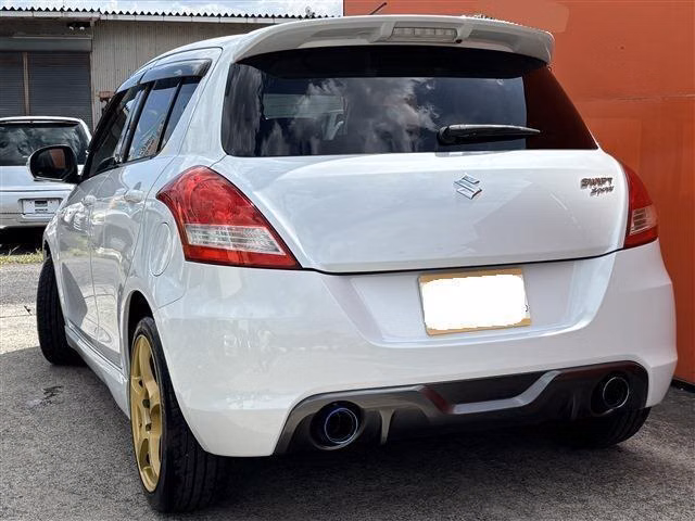 SUZUKI SWIFT