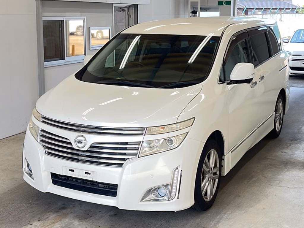 NISSAN ELGRAND
