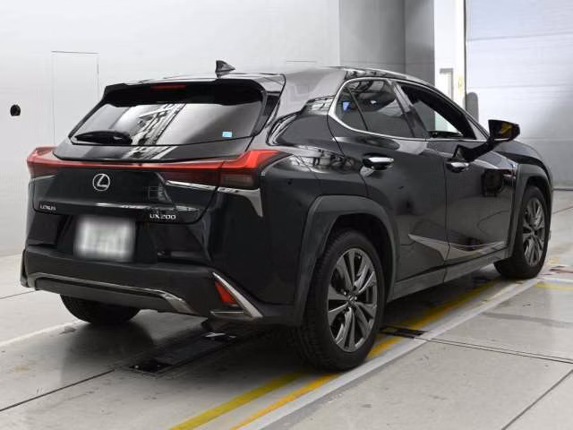 LEXUS UX200