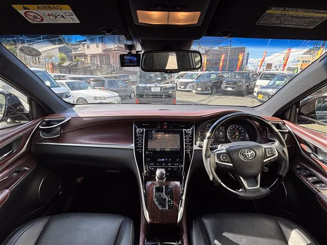 TOYOTA HARRIER