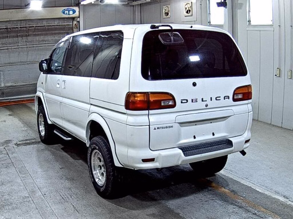 MITSUBISHI DELICA