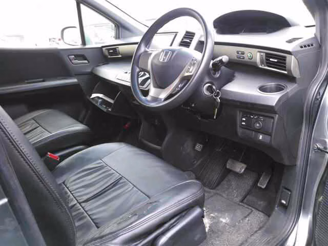 HONDA FREED SPIKE