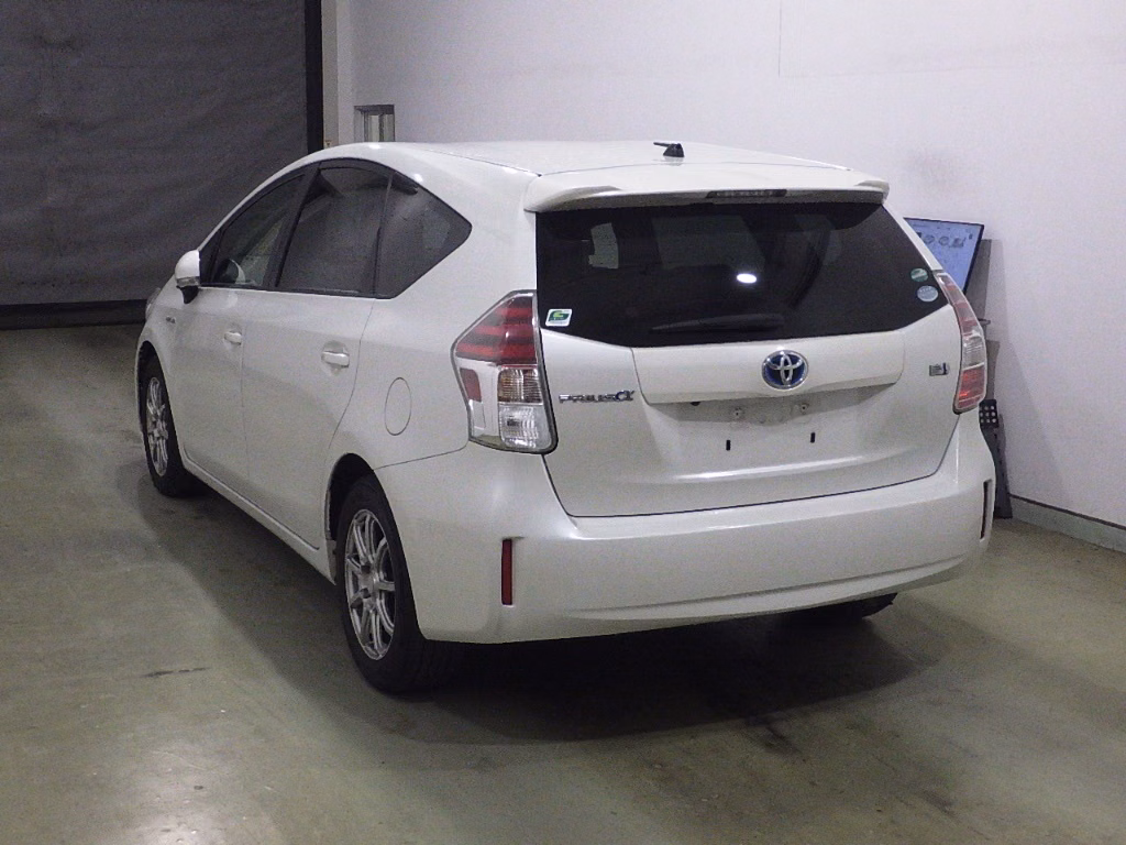 TOYOTA PRIUS ALPHA