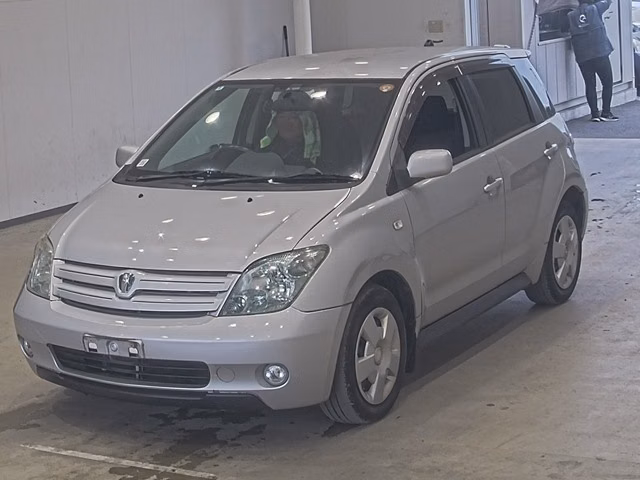 TOYOTA IST