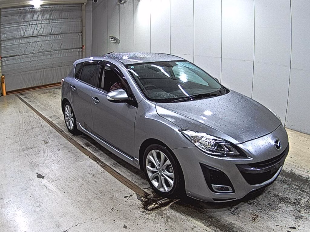 MAZDA AXELA