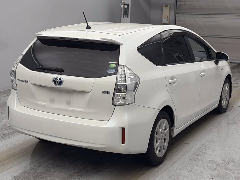 TOYOTA PRIUS ALPHA