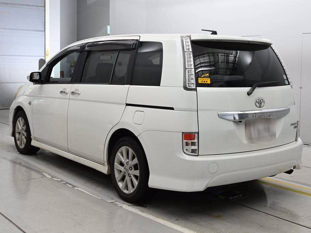 TOYOTA ISIS