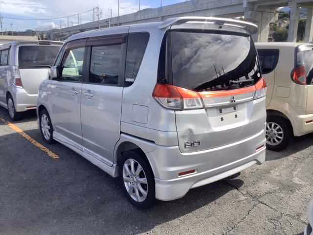 MITSUBISHI DELICA D:2