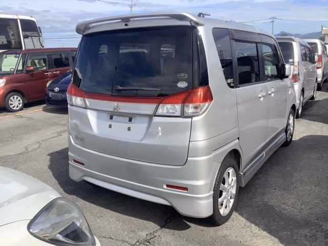 MITSUBISHI DELICA D:2
