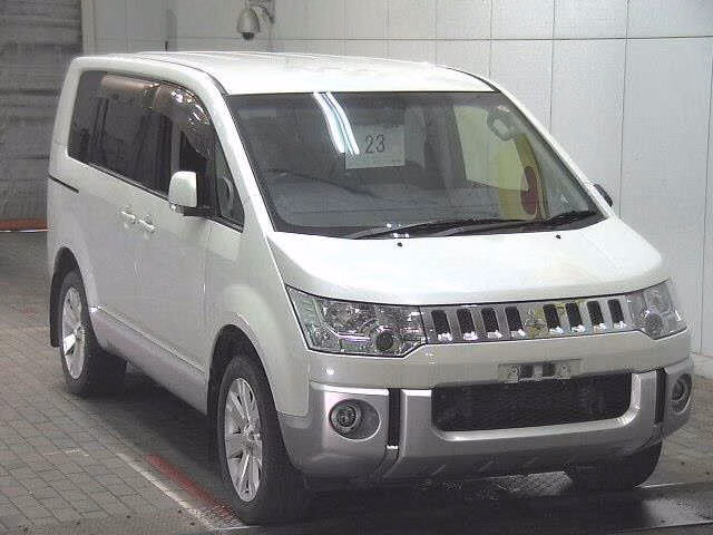 MITSUBISHI DELICA D:5