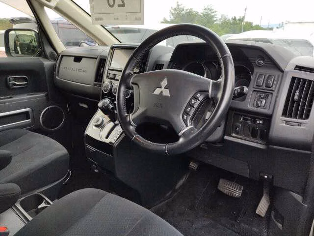 MITSUBISHI DELICA D:5