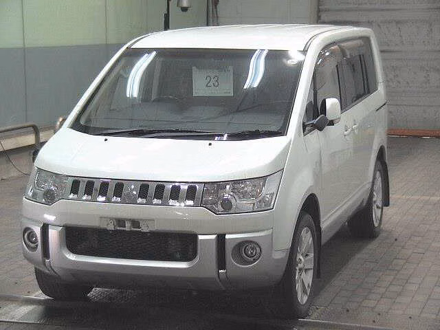 MITSUBISHI DELICA D:5